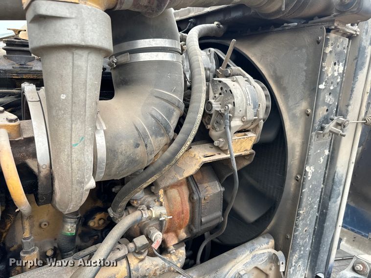 image for item EJ0394 1989 Peterbilt 379 semi truck