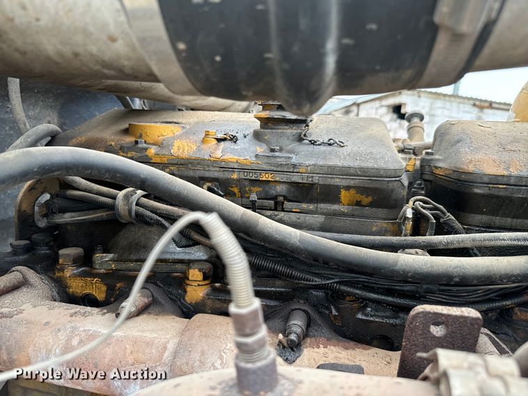 image for item EJ0394 1989 Peterbilt 379 semi truck