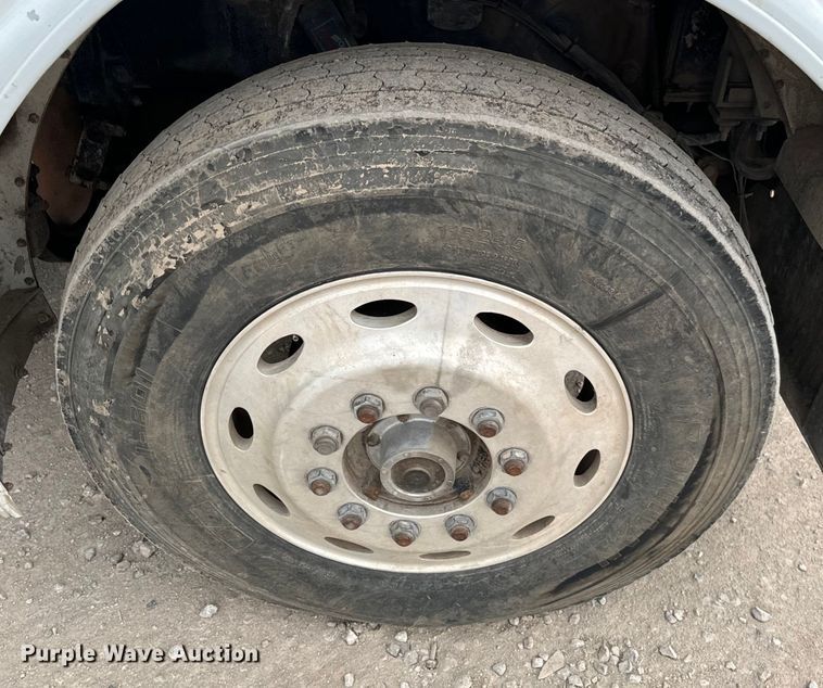 image for item EJ0394 1989 Peterbilt 379 semi truck