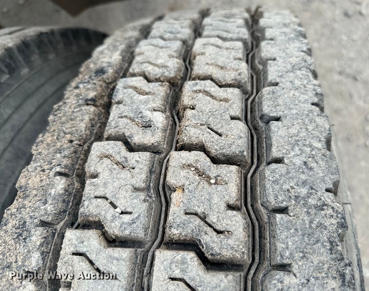 image for item EJ0394 1989 Peterbilt 379 semi truck