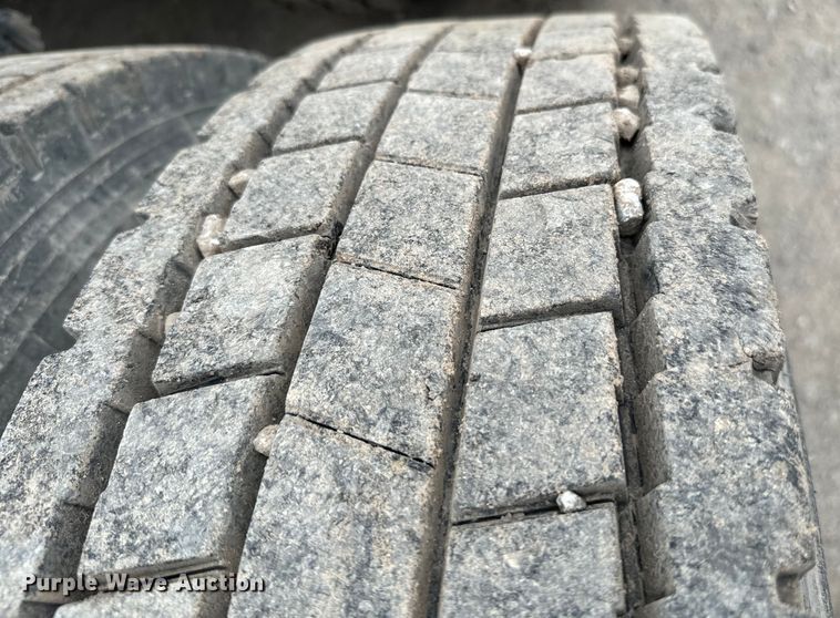 image for item EJ0394 1989 Peterbilt 379 semi truck