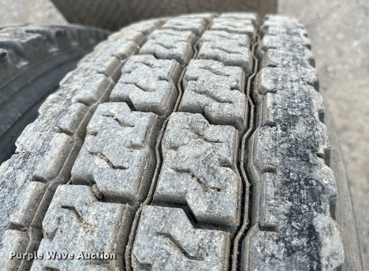 image for item EJ0394 1989 Peterbilt 379 semi truck