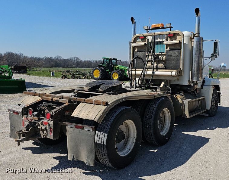 image for item EJ6209 1999 Freightliner FLD semi truck