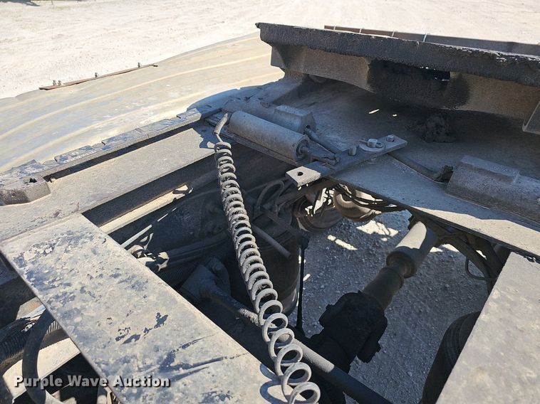 image for item EJ6209 1999 Freightliner FLD semi truck