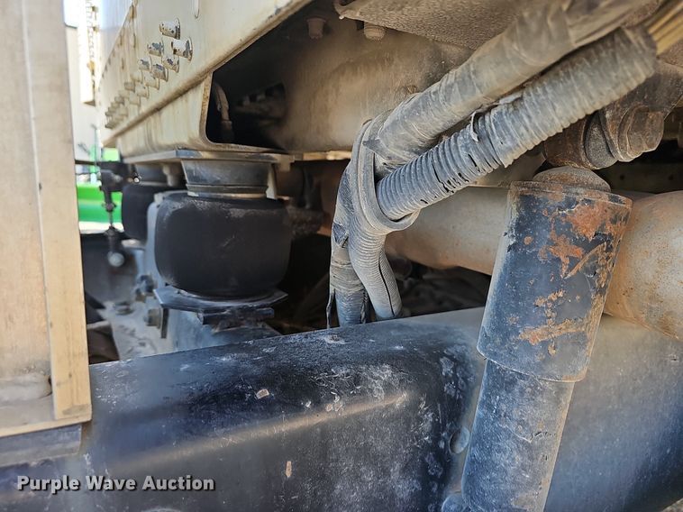 image for item EJ6209 1999 Freightliner FLD semi truck