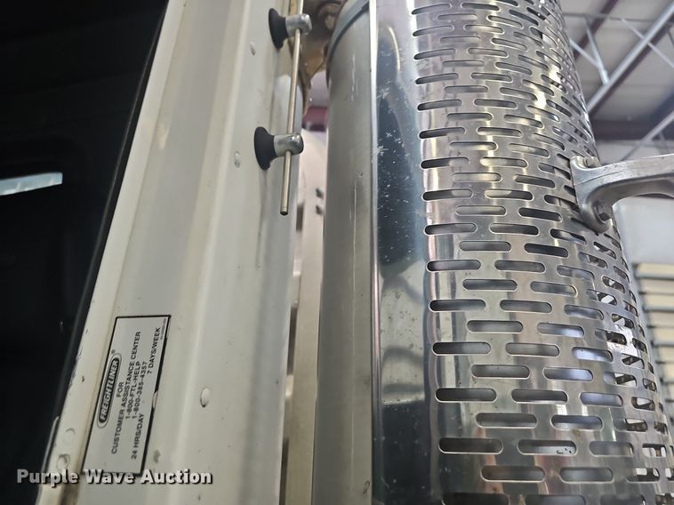 image for item EJ6209 1999 Freightliner FLD semi truck