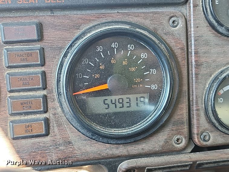 image for item EJ6209 1999 Freightliner FLD semi truck