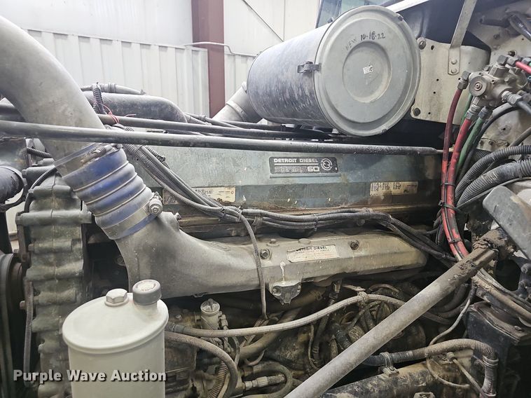 image for item EJ6209 1999 Freightliner FLD semi truck