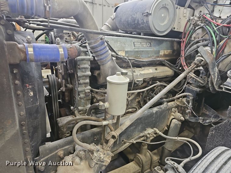 image for item EJ6209 1999 Freightliner FLD semi truck