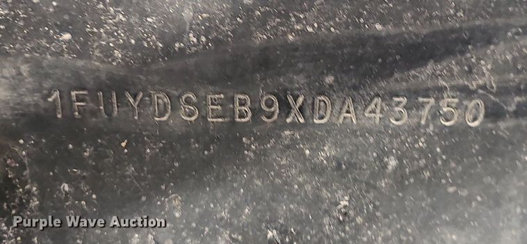 image for item EJ6209 1999 Freightliner FLD semi truck