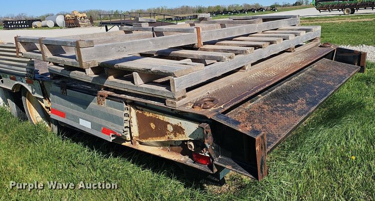 image for item EJ6256 2002 Wilson 4860TD MUV-ALL double drop deck equipment trailer