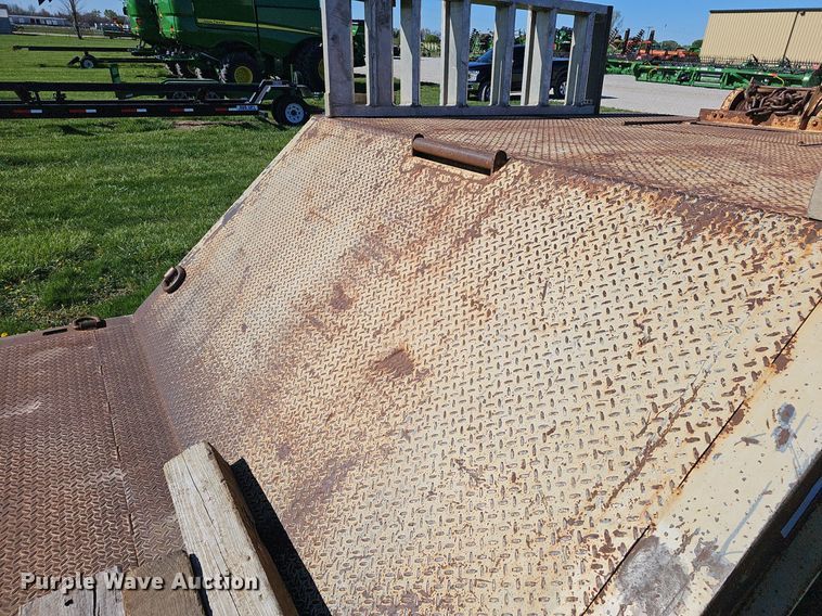 image for item EJ6256 2002 Wilson 4860TD MUV-ALL double drop deck equipment trailer