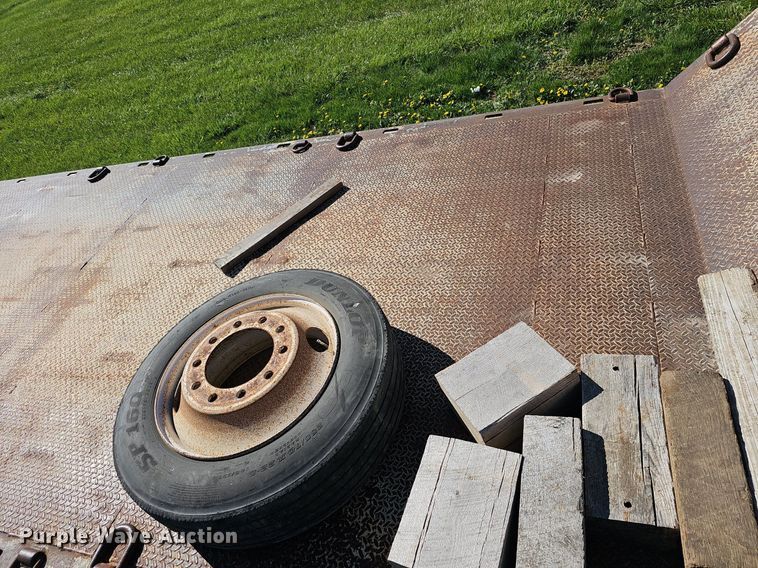 image for item EJ6256 2002 Wilson 4860TD MUV-ALL double drop deck equipment trailer