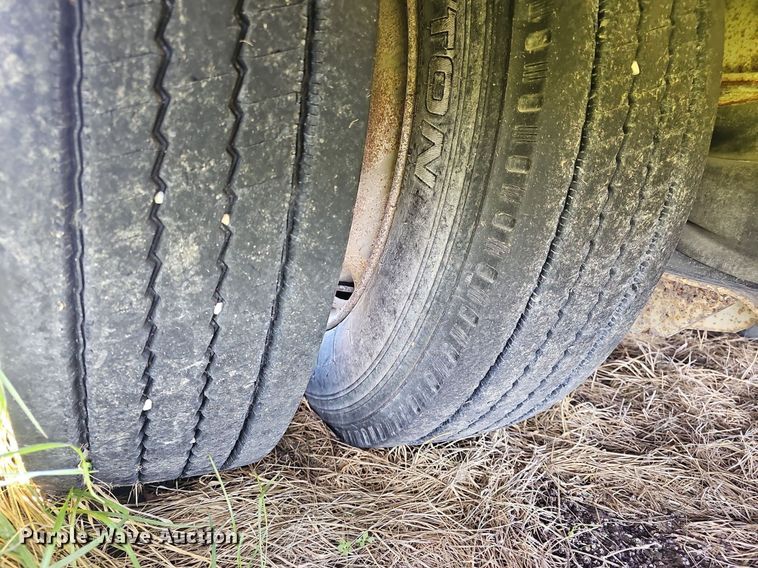 image for item EJ6256 2002 Wilson 4860TD MUV-ALL double drop deck equipment trailer