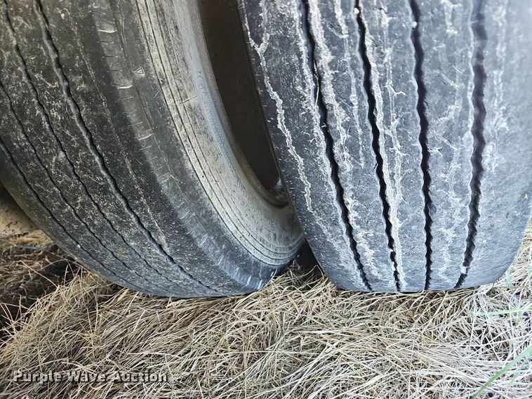 image for item EJ6256 2002 Wilson 4860TD MUV-ALL double drop deck equipment trailer