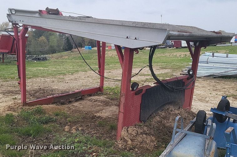 image for item EJ7856 Chevron  car carrier