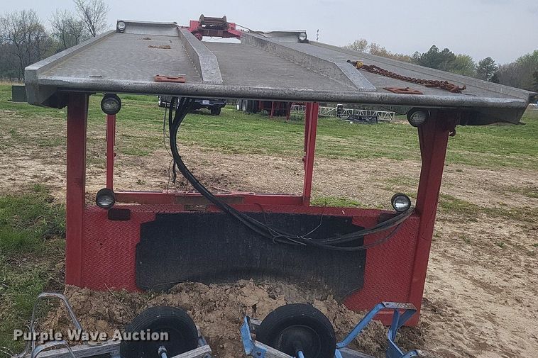 image for item EJ7856 Chevron  car carrier