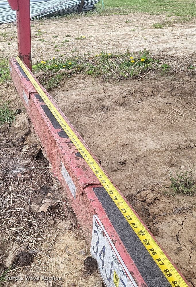 image for item EJ7856 Chevron  car carrier