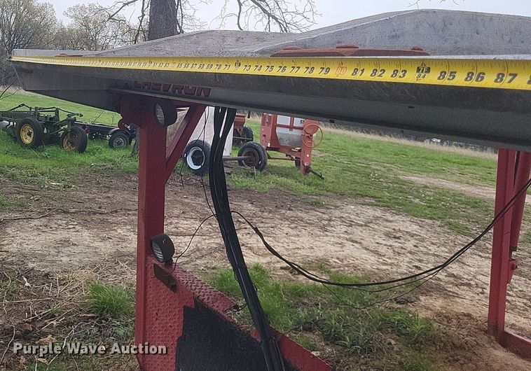 image for item EJ7856 Chevron  car carrier