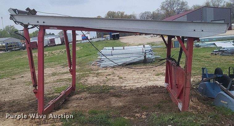 image for item EJ7856 Chevron  car carrier