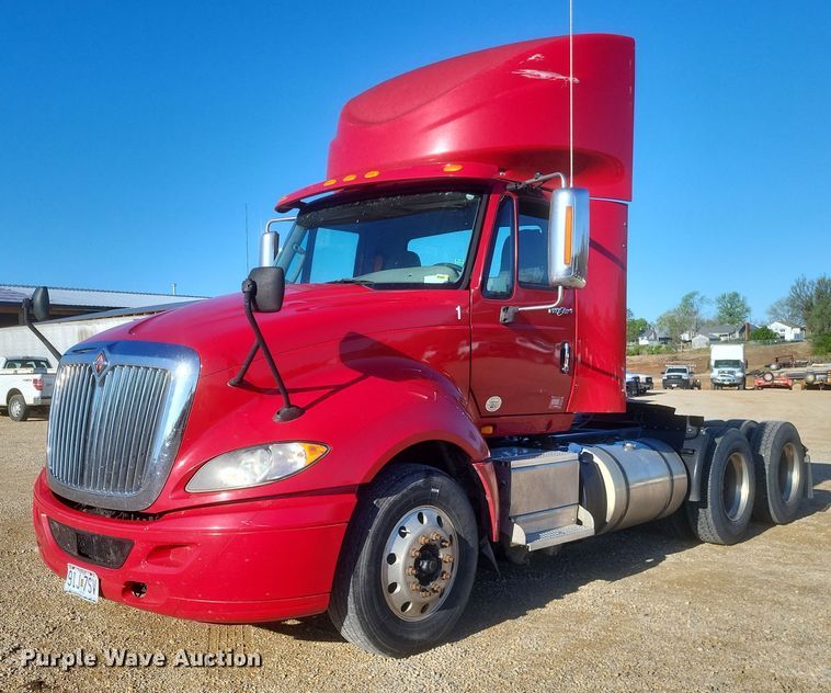 image for item EJ7905 2014 International Pro Star Plus semi truck