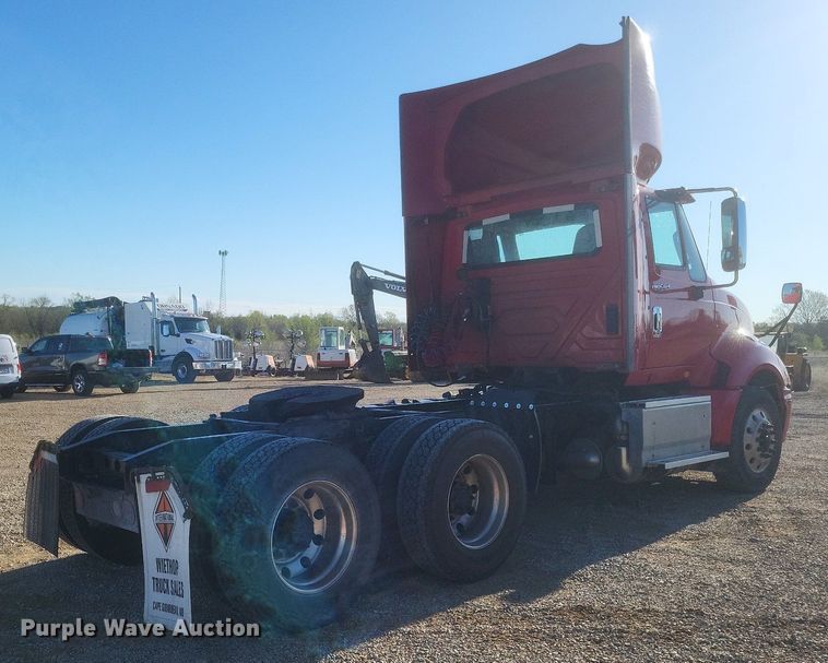 image for item EJ7905 2014 International Pro Star Plus semi truck