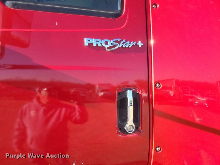 image for item EJ7905 2014 International Pro Star Plus semi truck