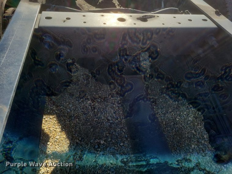 image for item EJ7905 2014 International Pro Star Plus semi truck