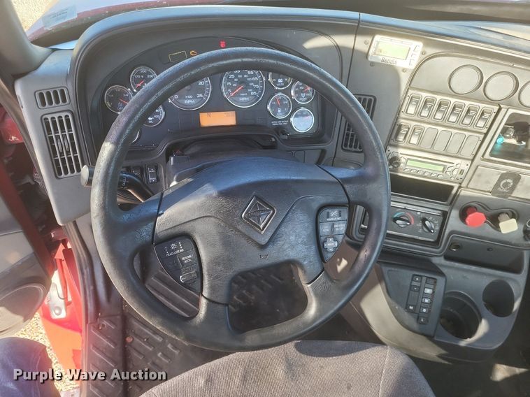 image for item EJ7905 2014 International Pro Star Plus semi truck