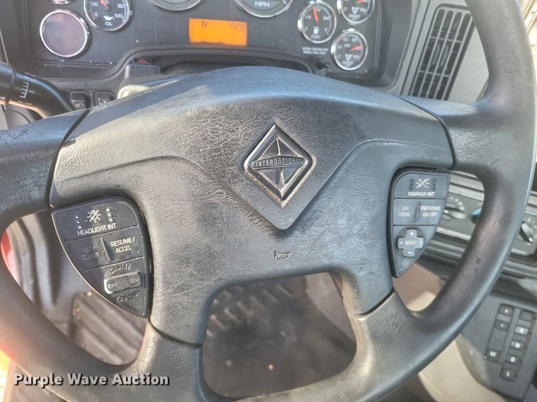 image for item EJ7905 2014 International Pro Star Plus semi truck