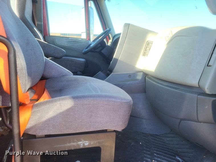 image for item EJ7905 2014 International Pro Star Plus semi truck