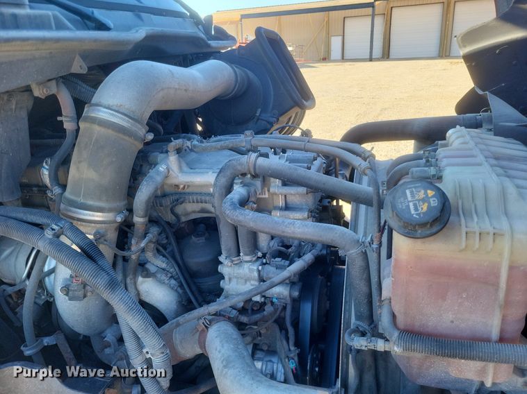 image for item EJ7905 2014 International Pro Star Plus semi truck