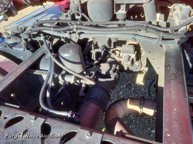 image for item EJ7905 2014 International Pro Star Plus semi truck