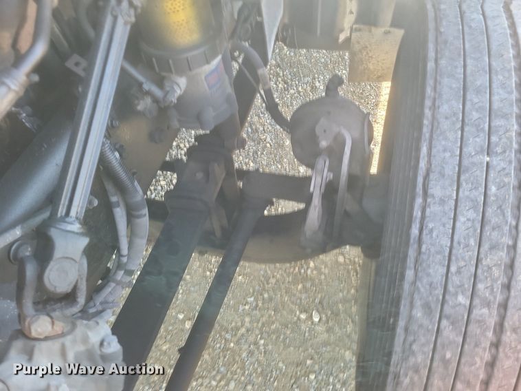 image for item EJ7905 2014 International Pro Star Plus semi truck