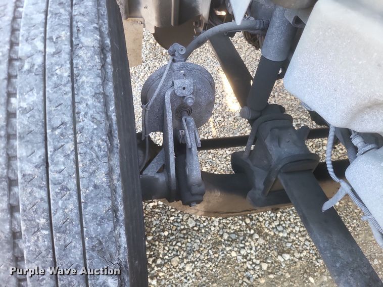 image for item EJ7905 2014 International Pro Star Plus semi truck