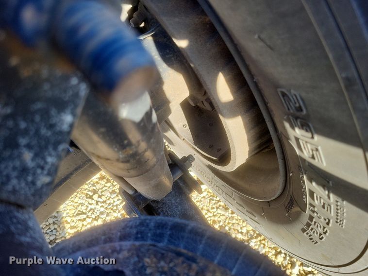 image for item EJ7905 2014 International Pro Star Plus semi truck