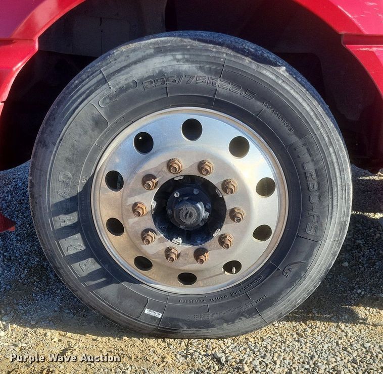 image for item EJ7905 2014 International Pro Star Plus semi truck