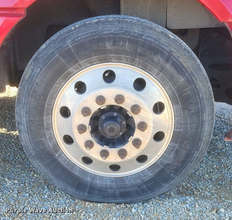 image for item EJ7905 2014 International Pro Star Plus semi truck