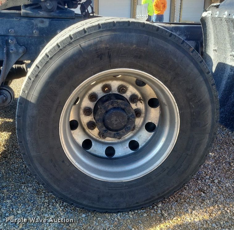 image for item EJ7905 2014 International Pro Star Plus semi truck