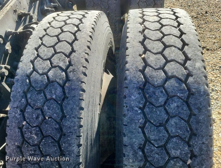 image for item EJ7905 2014 International Pro Star Plus semi truck