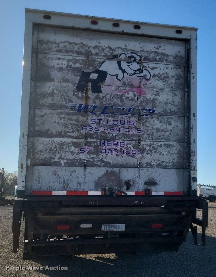 image for item EJ7906 2006 International 4300 box truck