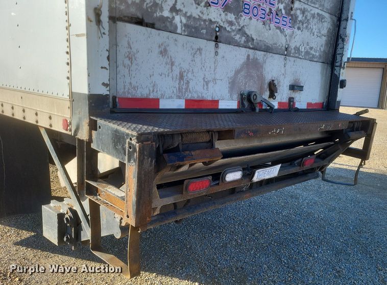 image for item EJ7906 2006 International 4300 box truck