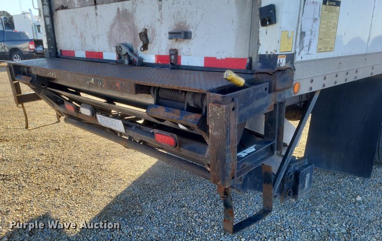 image for item EJ7906 2006 International 4300 box truck