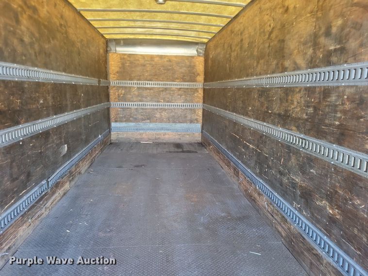 image for item EJ7906 2006 International 4300 box truck