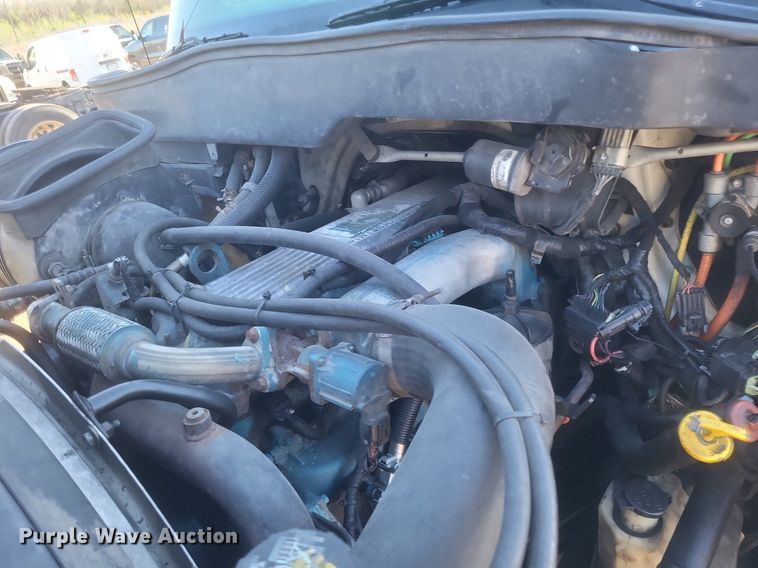 image for item EJ7906 2006 International 4300 box truck