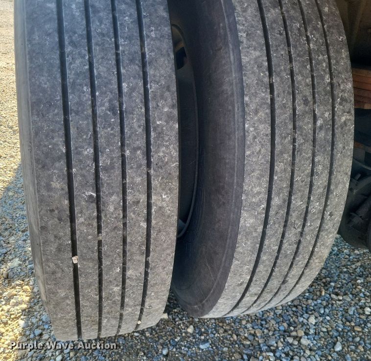 image for item EJ7906 2006 International 4300 box truck