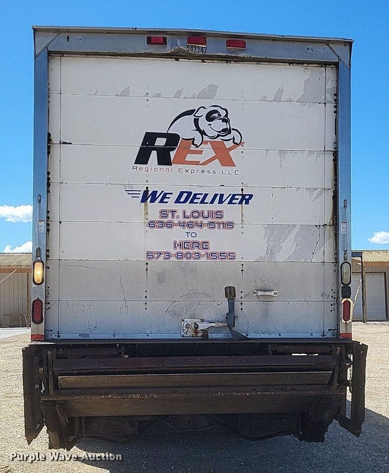 image for item EJ7907 2007 Freightliner Business Class M2 box truck