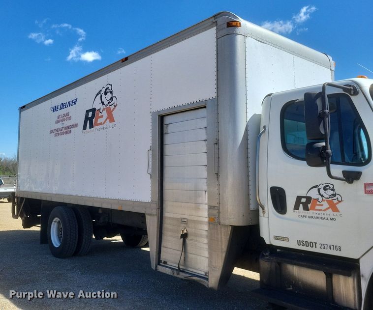 image for item EJ7907 2007 Freightliner Business Class M2 box truck