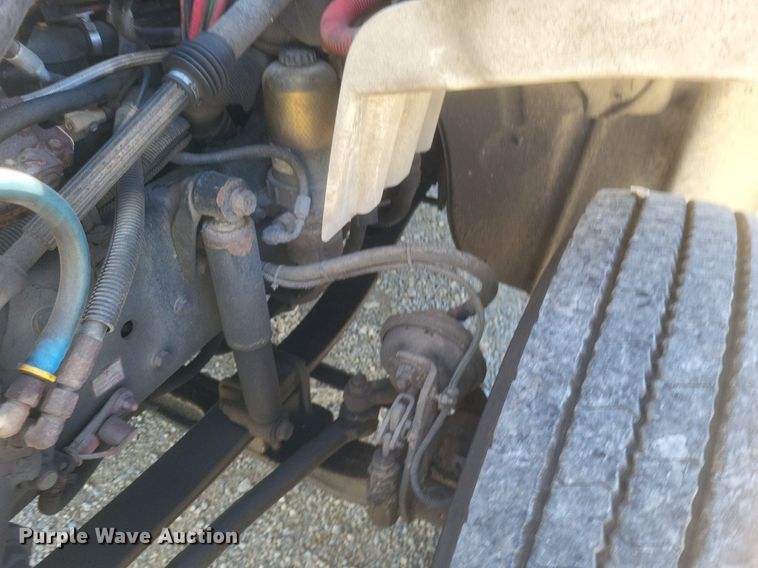 image for item EJ7907 2007 Freightliner Business Class M2 box truck