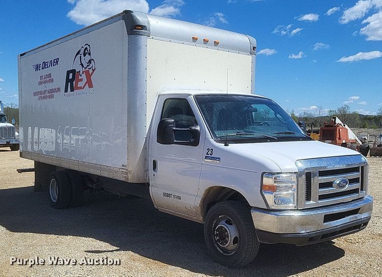 image for item EJ7908 2017 Ford E450 Super Duty  box truck